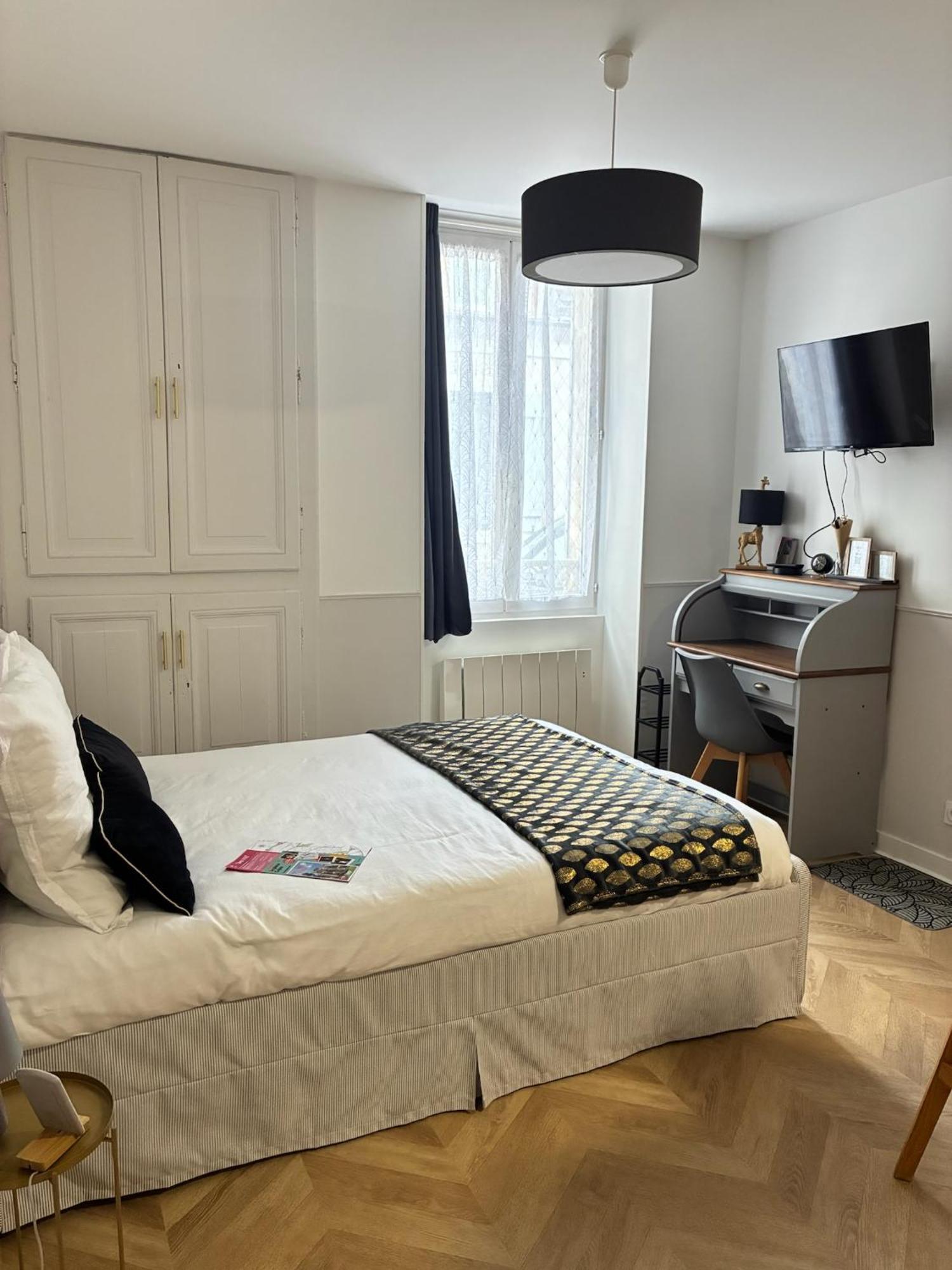 Le Studio Haslay Seraucourt En Plein Coeur De Ville De Bourges - Charme De L Ancien Et Confort Contemporain Exterior foto